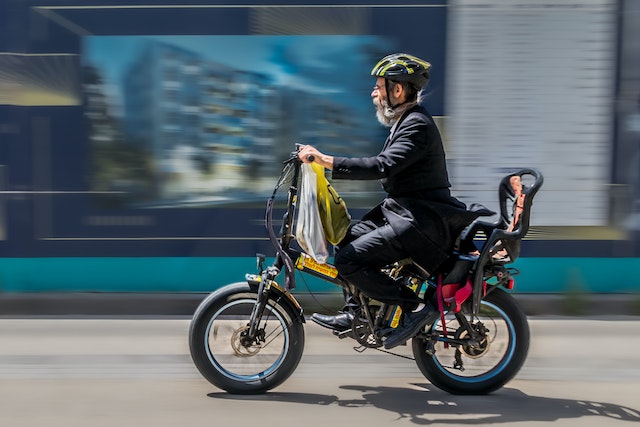 Les avantages des vélos à assistance électrique pour les seniors